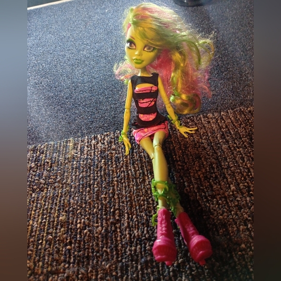 Monster High Coffin Bean Robecca Steam + Venus McFlytrap - Picture 8 of 12